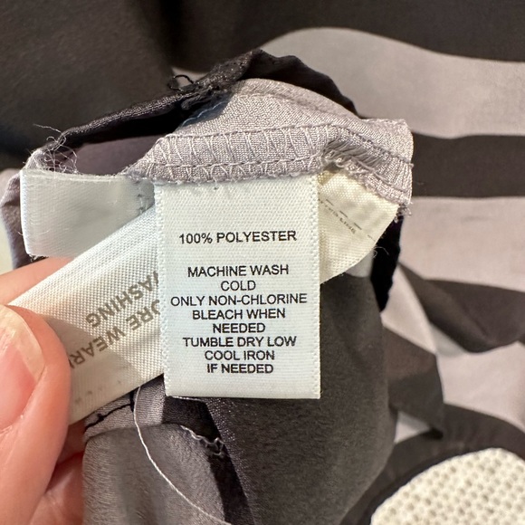 Ann Taylor LOFT Women’s Blouse- Small Petite- Black & Gray Striped- 3/4 Sleeve - Picture 3 of 3